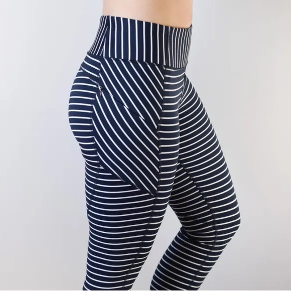 Athleta Stripe Contender 7/8 Tight #211056‎ - Picture 2 of 10